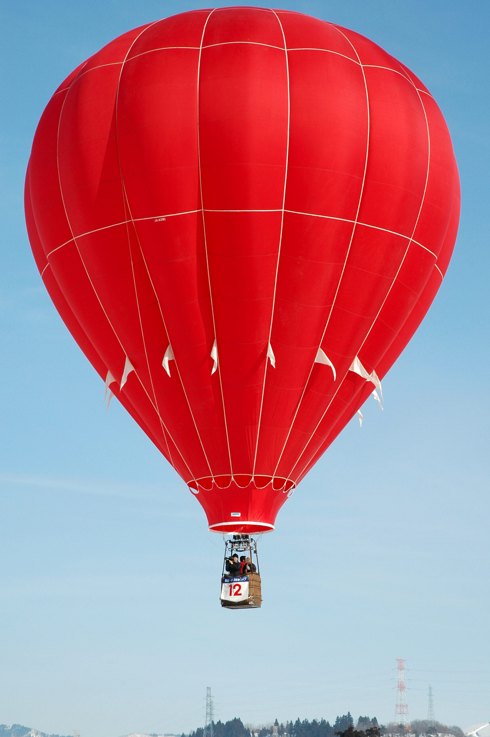 Balloon on the Ceiling: Fun Hacks to Make It Stick or Float Away!