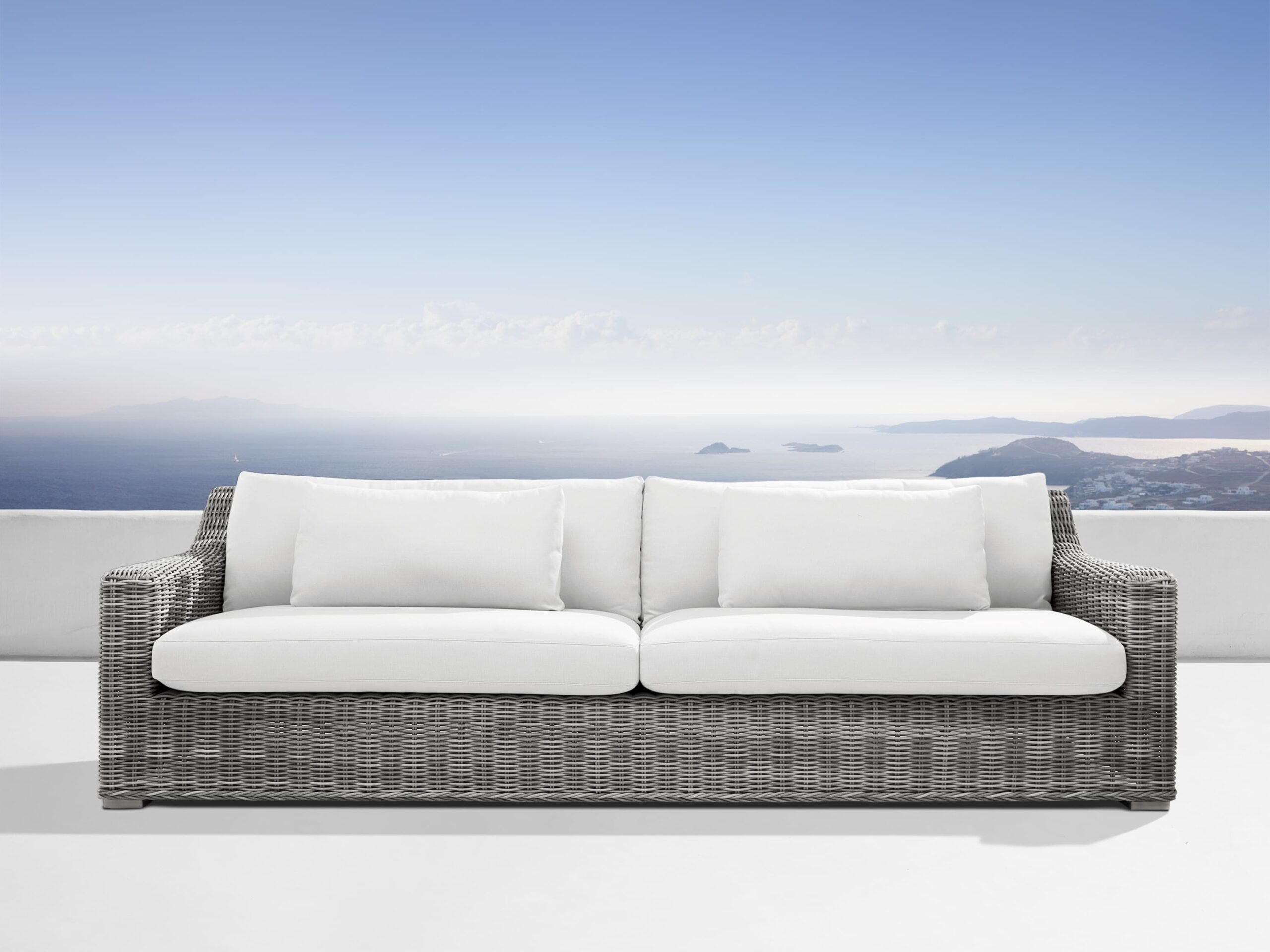Outdoor Replacement Sofa Cushions: Waterproof Options and Sizing Tips