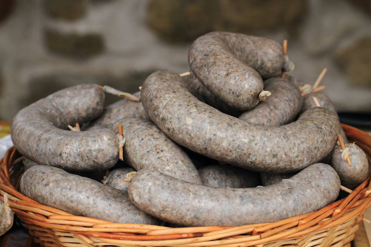 Difference Between Black Pudding and White Pudding Explained