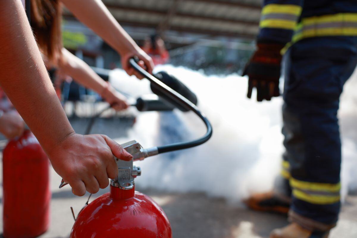 Lithium-Ion Fire Extinguisher: Safety Ratings and Proper Use
