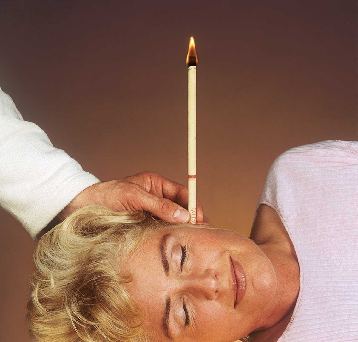 Hopi Ear Candles Benefits: Do They Work? Risks and Alternatives