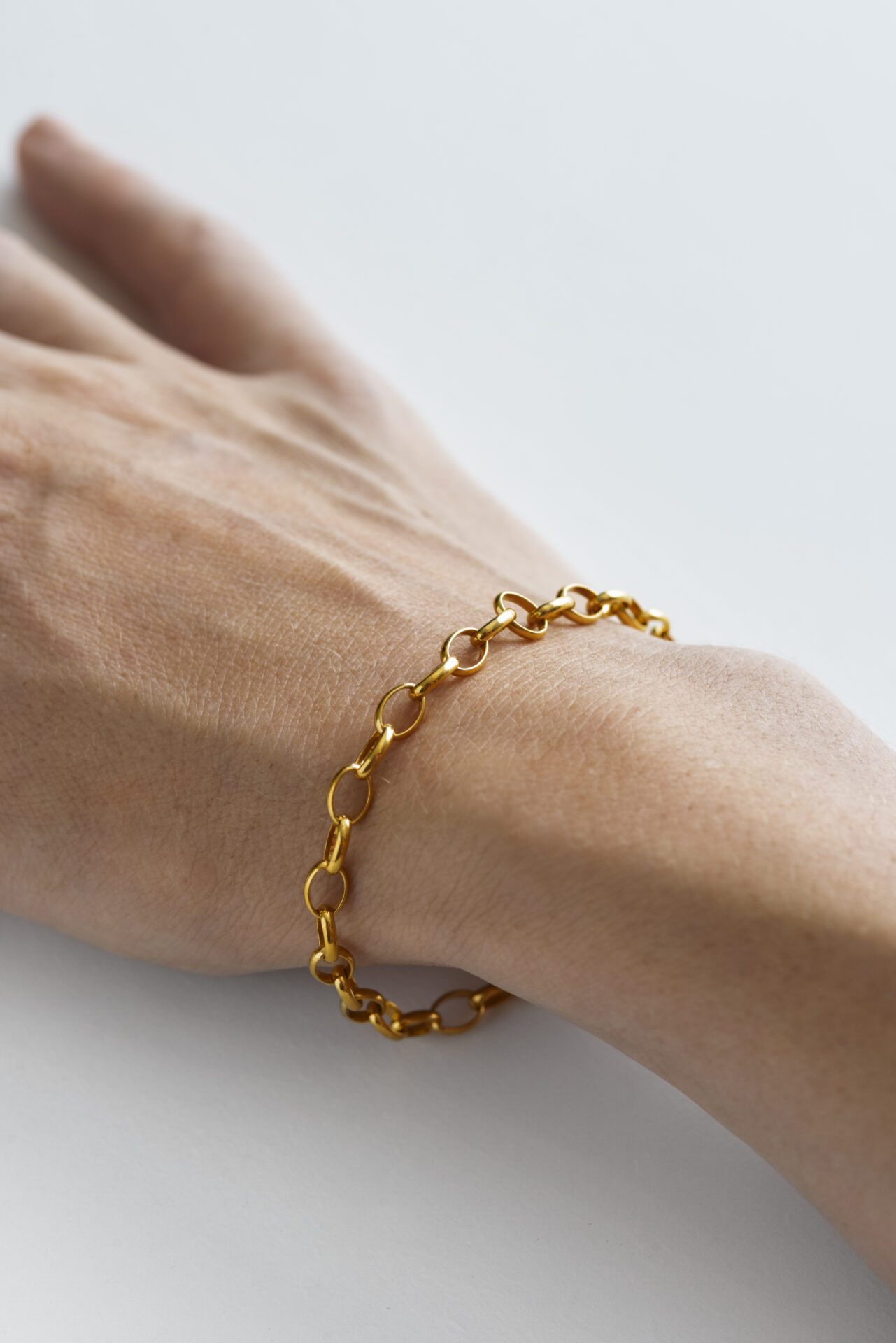 Arthritis Bracelets for Men: Do They Really Help With Pain?