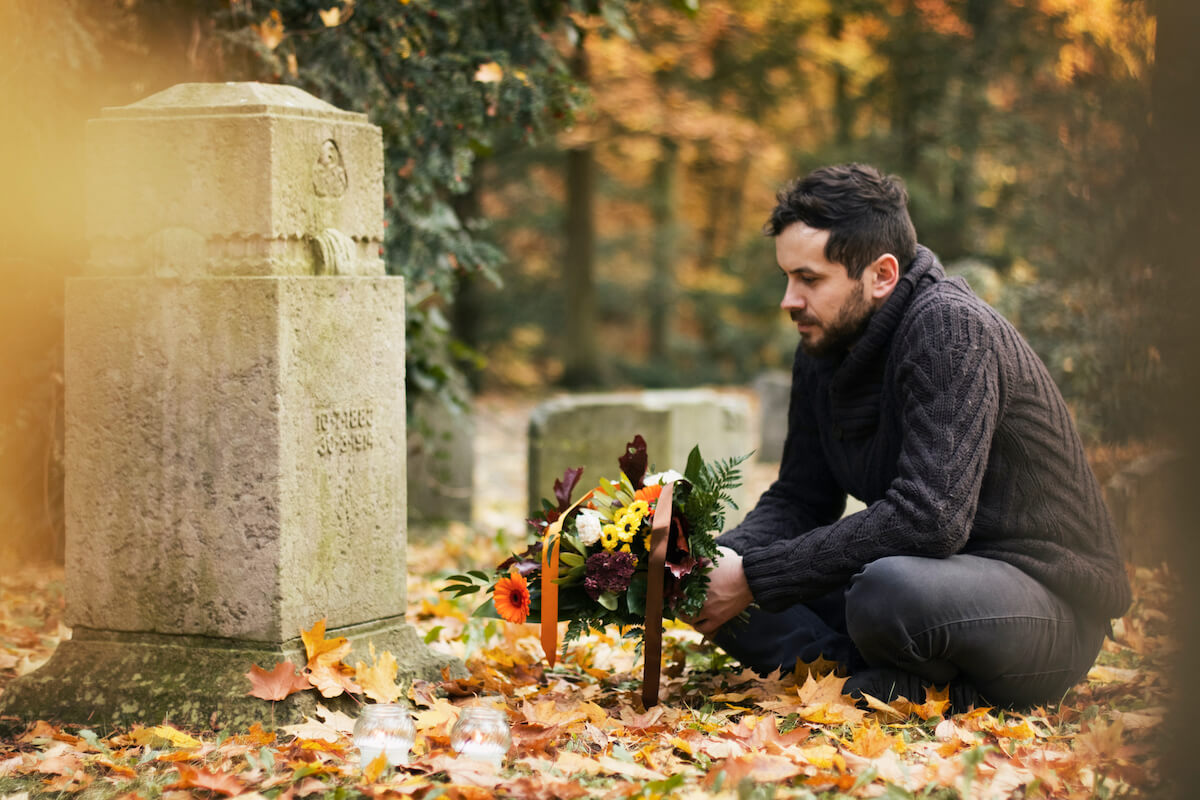 What to Do When Someone Dies at Home at Night: Step-by-Step Guide